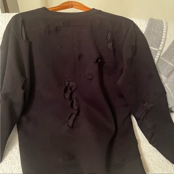 Givenchy sweatshirt. - Picture 7 of 17